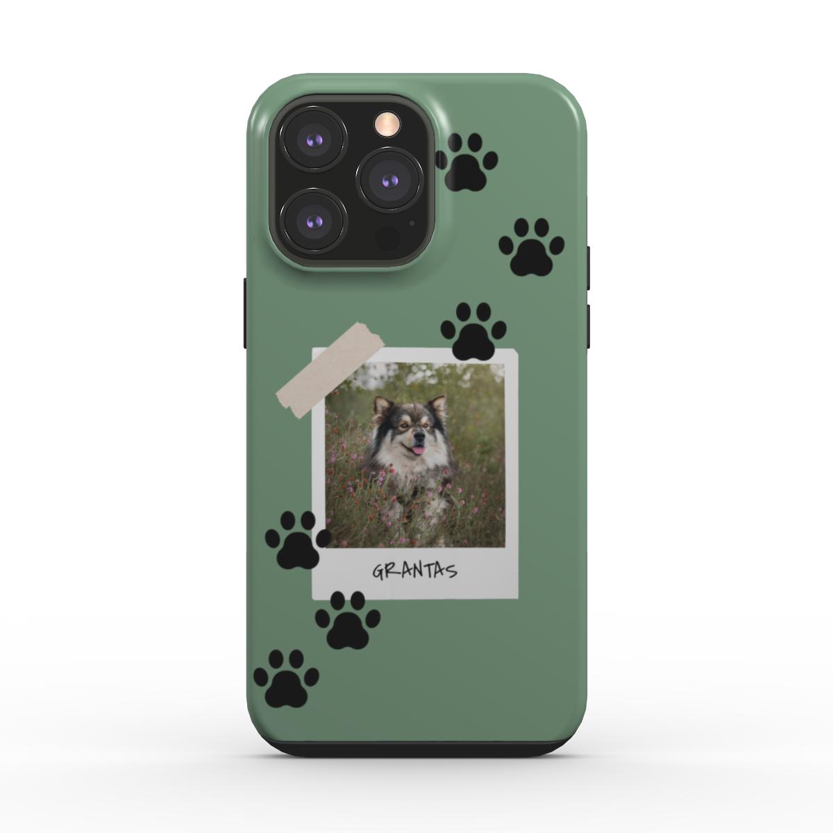 Personaluotas telefono dėkliukas su viena polaroid nuotrauka ir pėdutėmis