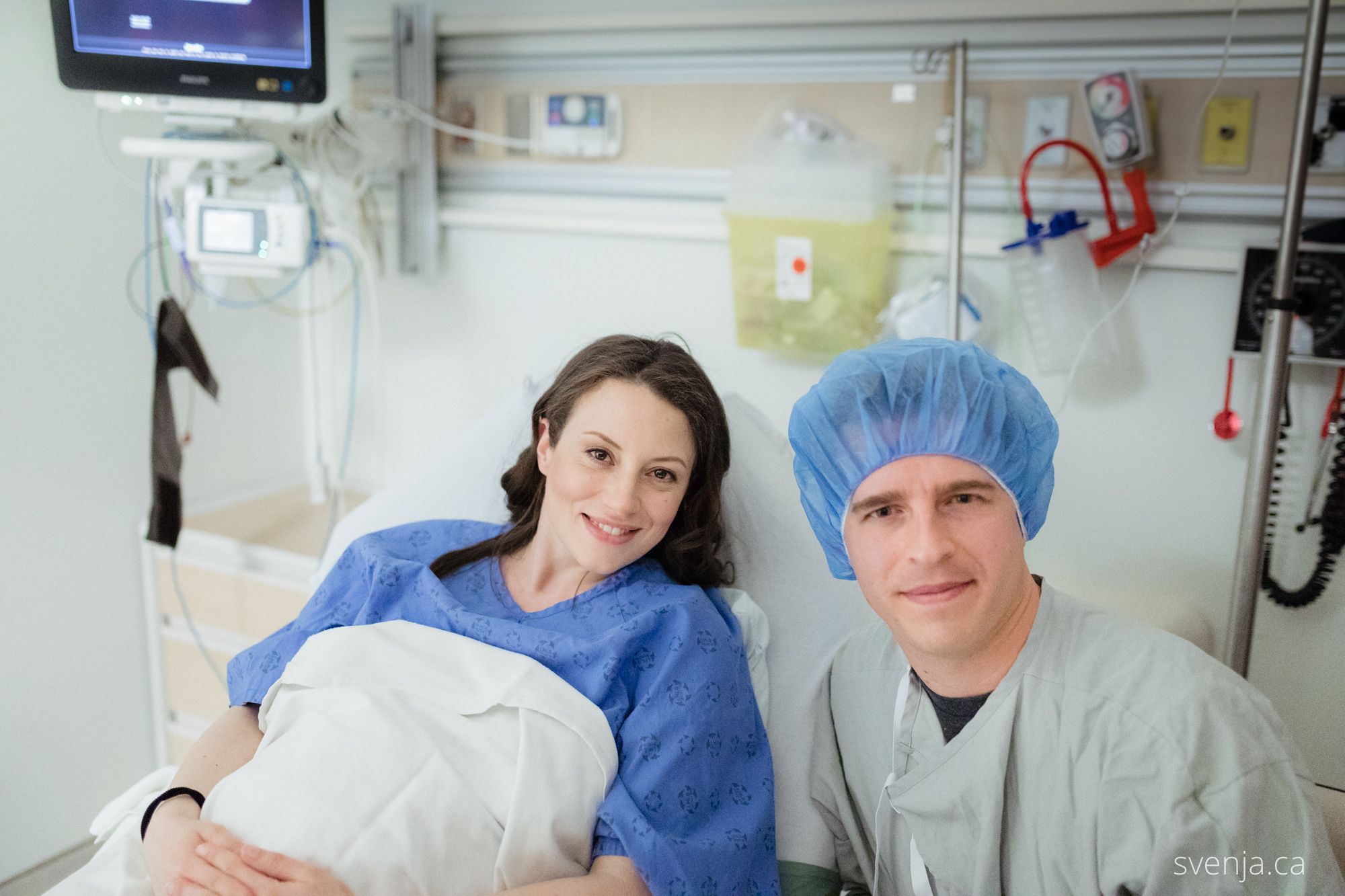 image of svenja and aaron in the hospital for the birth