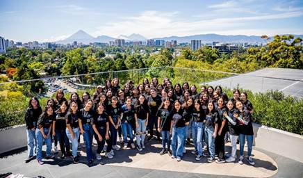 Viajes Académicos y Participación en Conferencias Internacionales