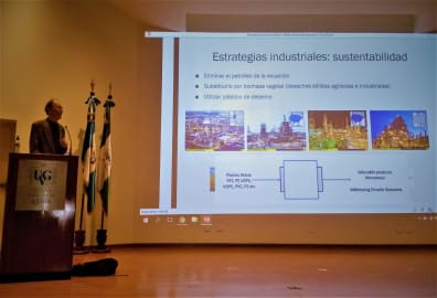 ¿Son los bio-polímeros la solución para el problema ambiental del plástico?