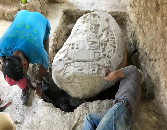 Altar descubierto en La Corona revela nuevo gobernante y sus vínculos políticos