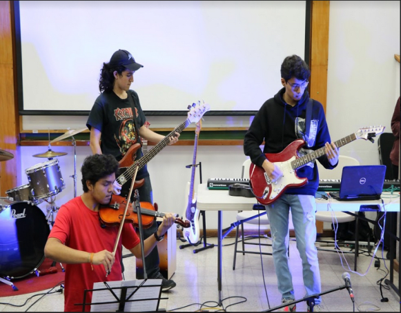 Estudiantes crean sus propias canciones