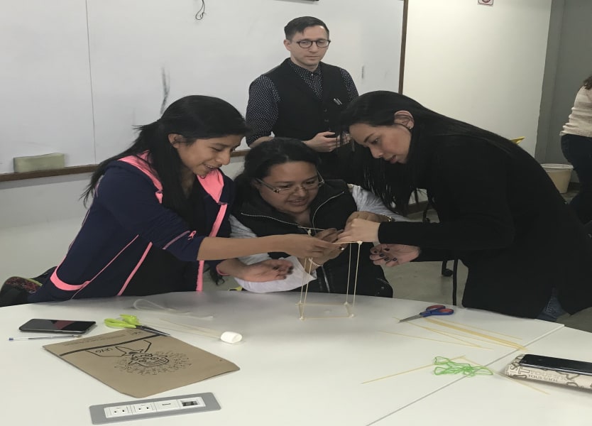 Conversatorio y Taller de Ian Charnas