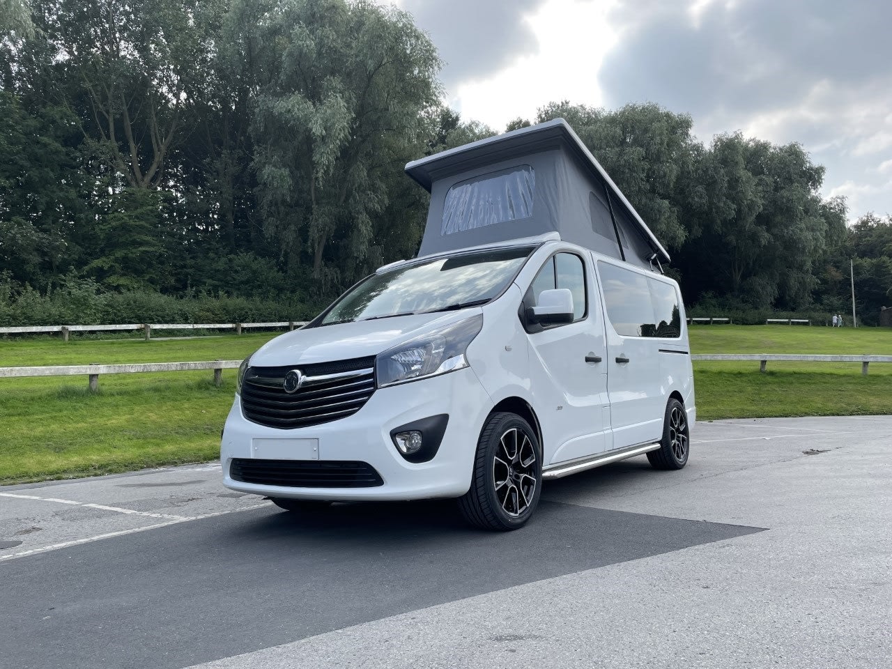 2018 VAUXHALL VIVARO SPORTIVE CAMPERVAN WITH