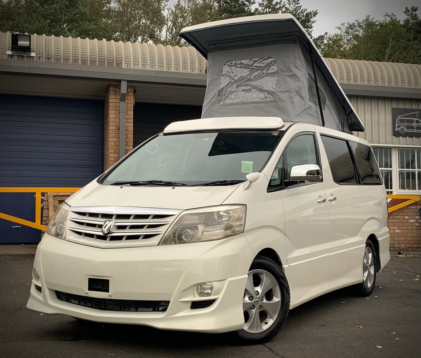 Toyota Alphard 2.4 Auto Luxury Campervan