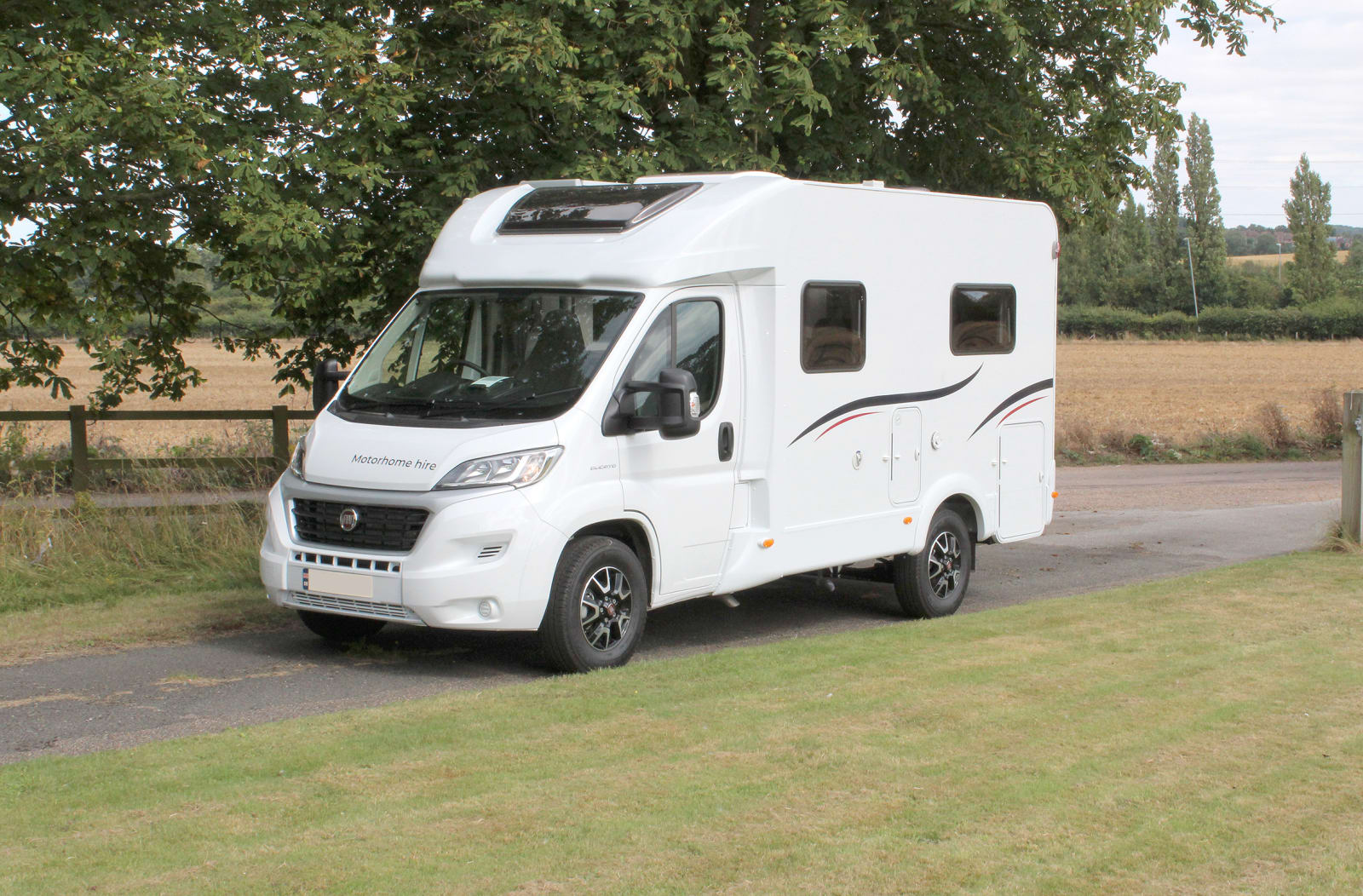 Etrusco T5900fb 2 Berth Automatic Motorhome With Fixed Fr...