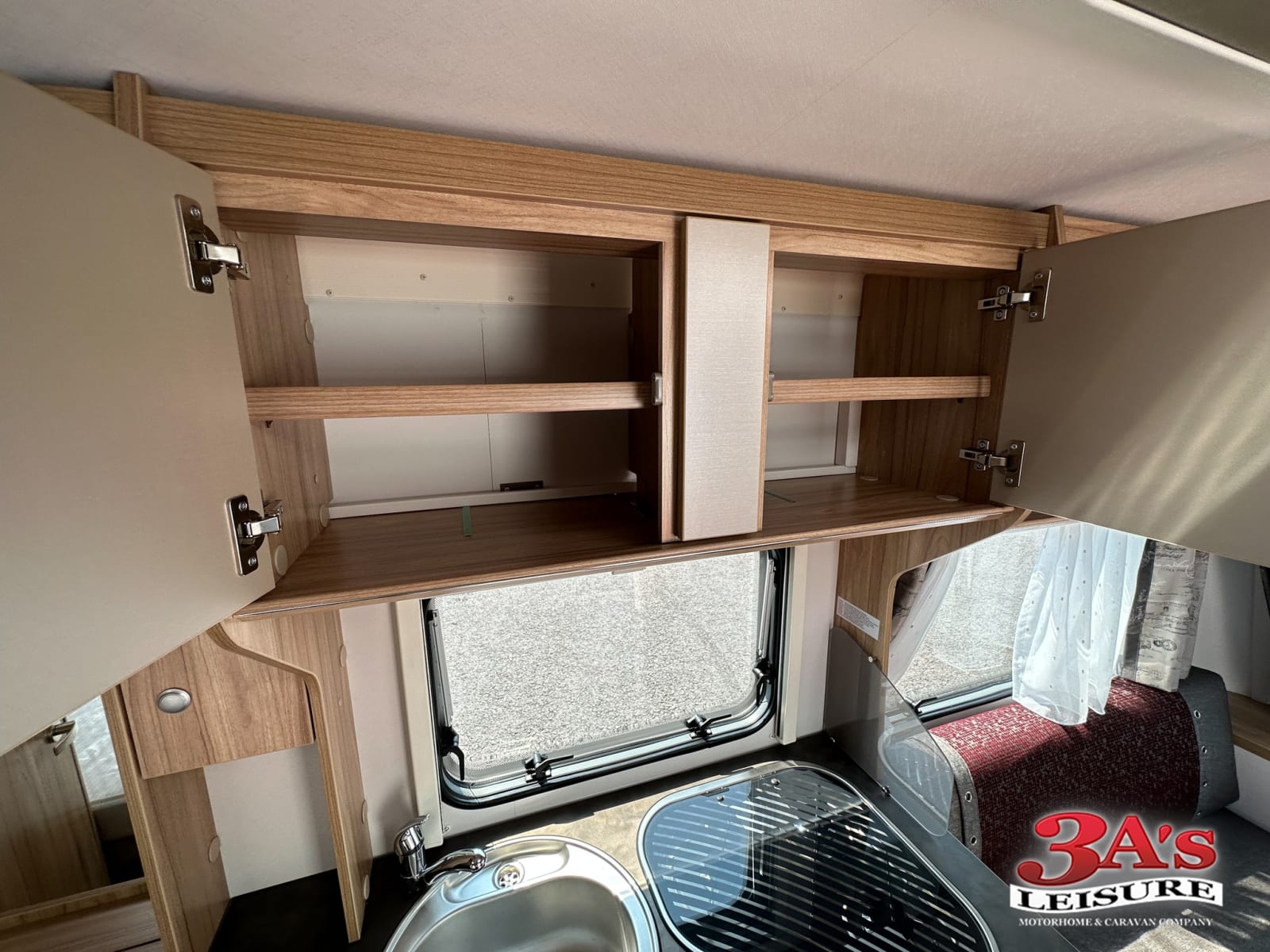  2023 Eriba Nova Illustration 