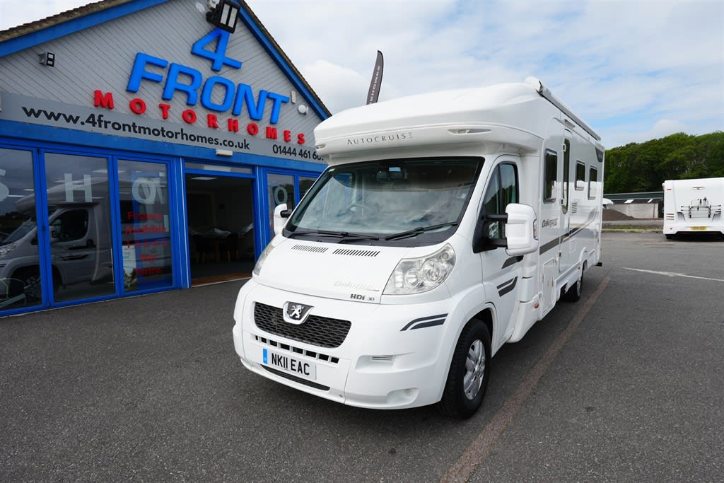 2011 Autocruise Oakmont White