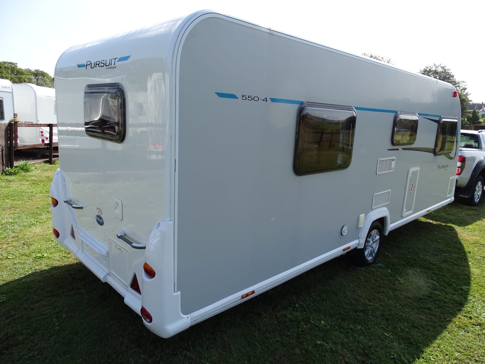 bailey-pursuit-550-4-2017-4-berth-single-axle-touring-car