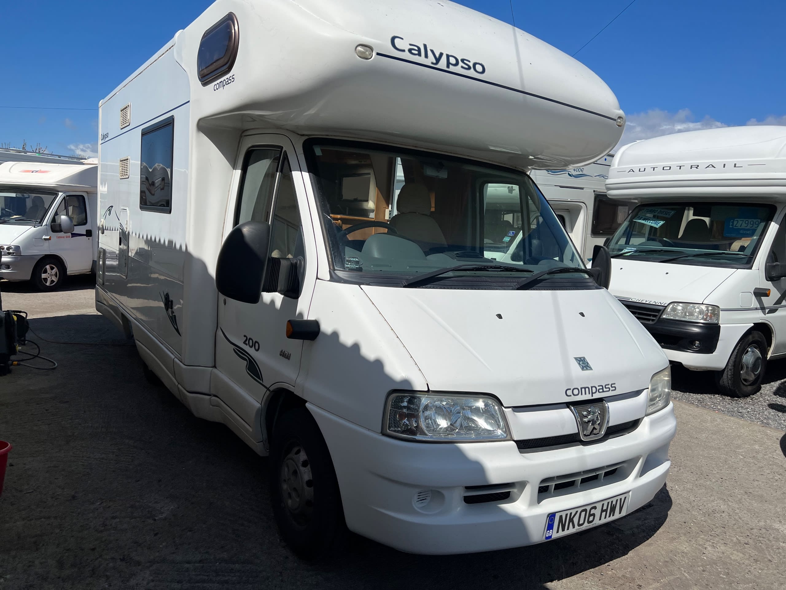 2006 Compass Calypso White