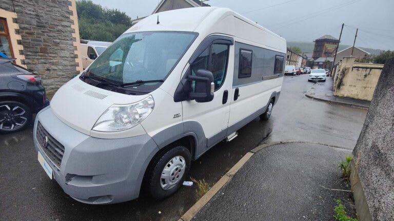 BREMEN, ALLEMAGNE - 10 Août 2014: Old Fiat Ducato Basé Camping-car