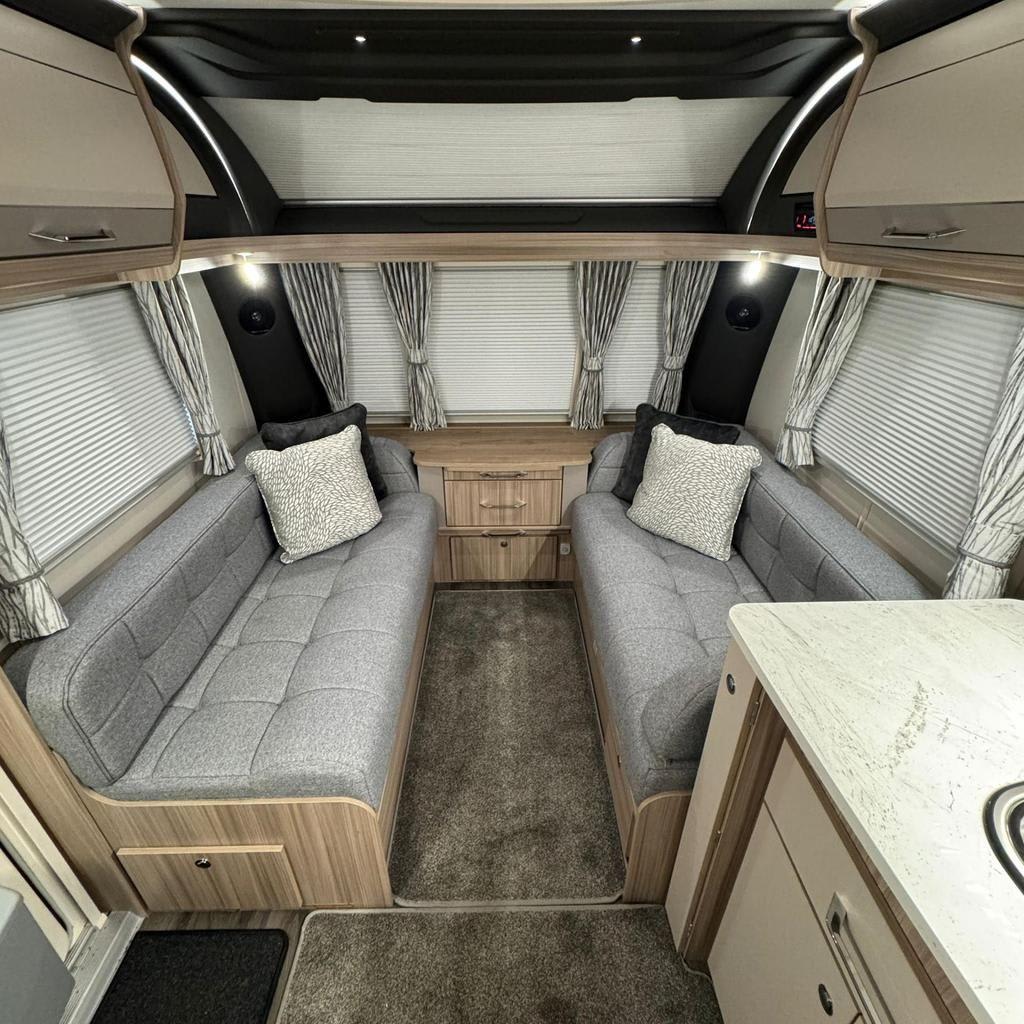 Coachman Vip 575 Layout.pdf 2021 Coachman Vip 575