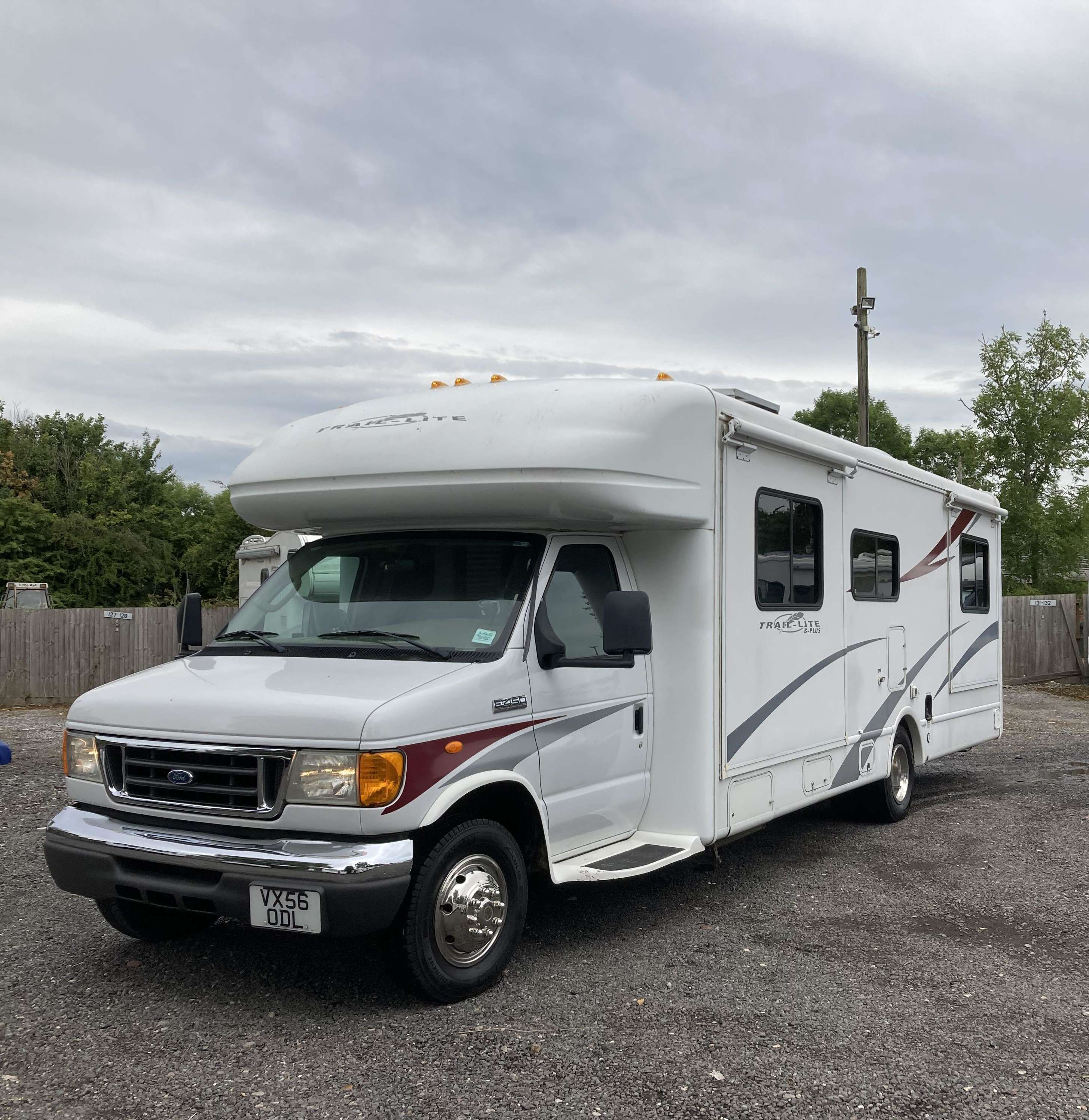 29Ft Triple slide out, B class 4 berth Luxury American Motorhome