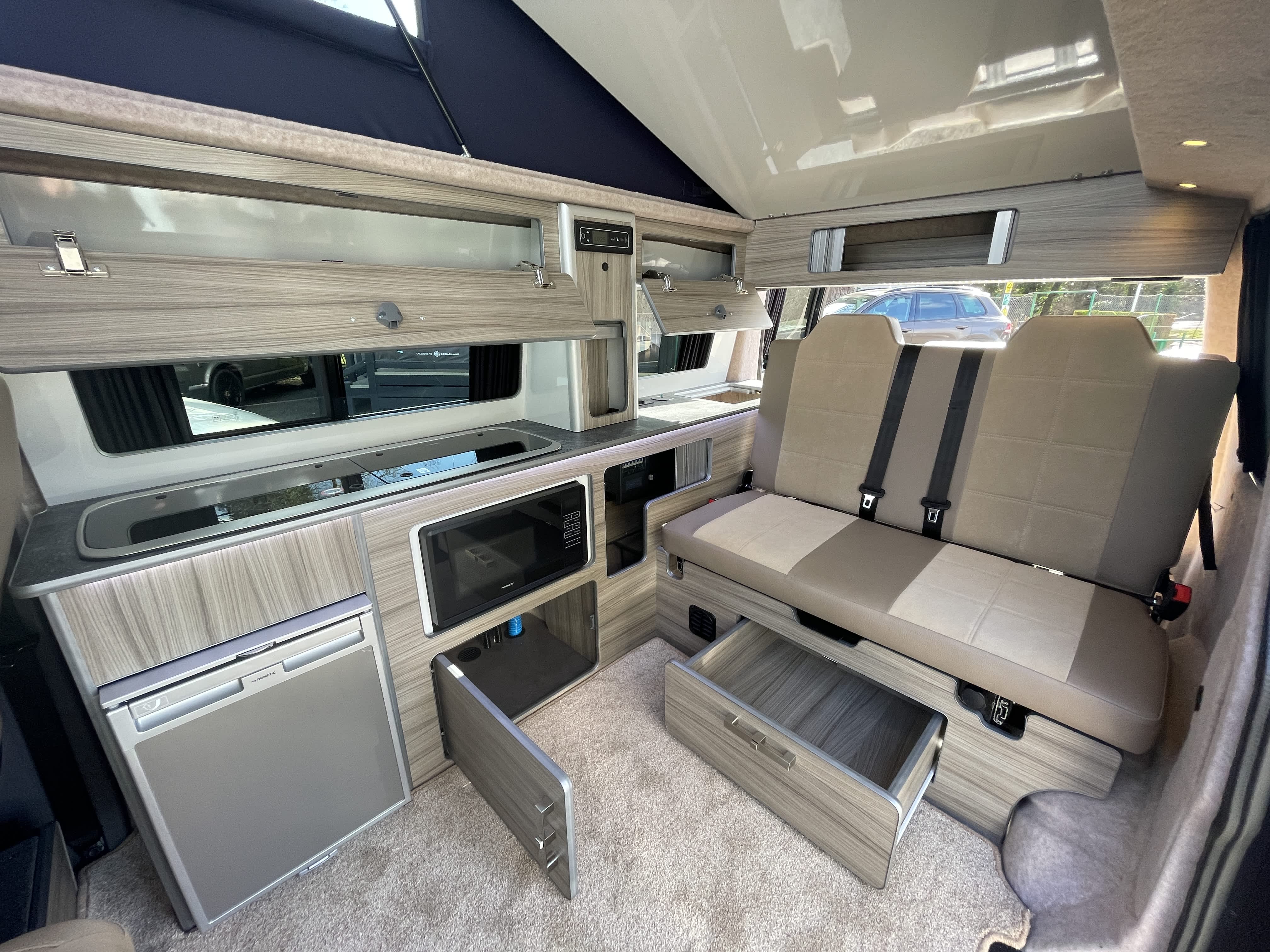VW CAMPAWAY PLATINUM VISTA 22 DSG