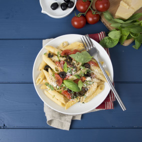 Penne au basilic et aux tomates