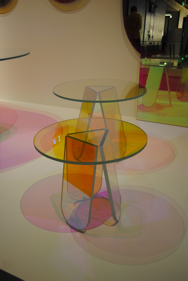 #Trendstop on #WeConnectFashion, Milan Design Week 2016: Plastic Reflections, Glas Italia