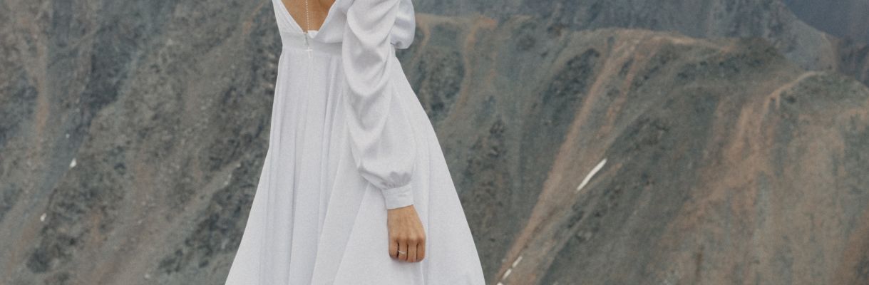 pexels-dmitriy-ganin-7537818 (1) perfecte-bruidsjurk-kiezen-boho