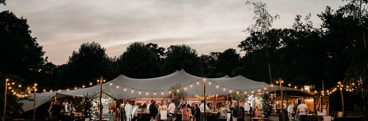 SANDY & MARK bruiloft-te-werve-buiten-trouwlocatie