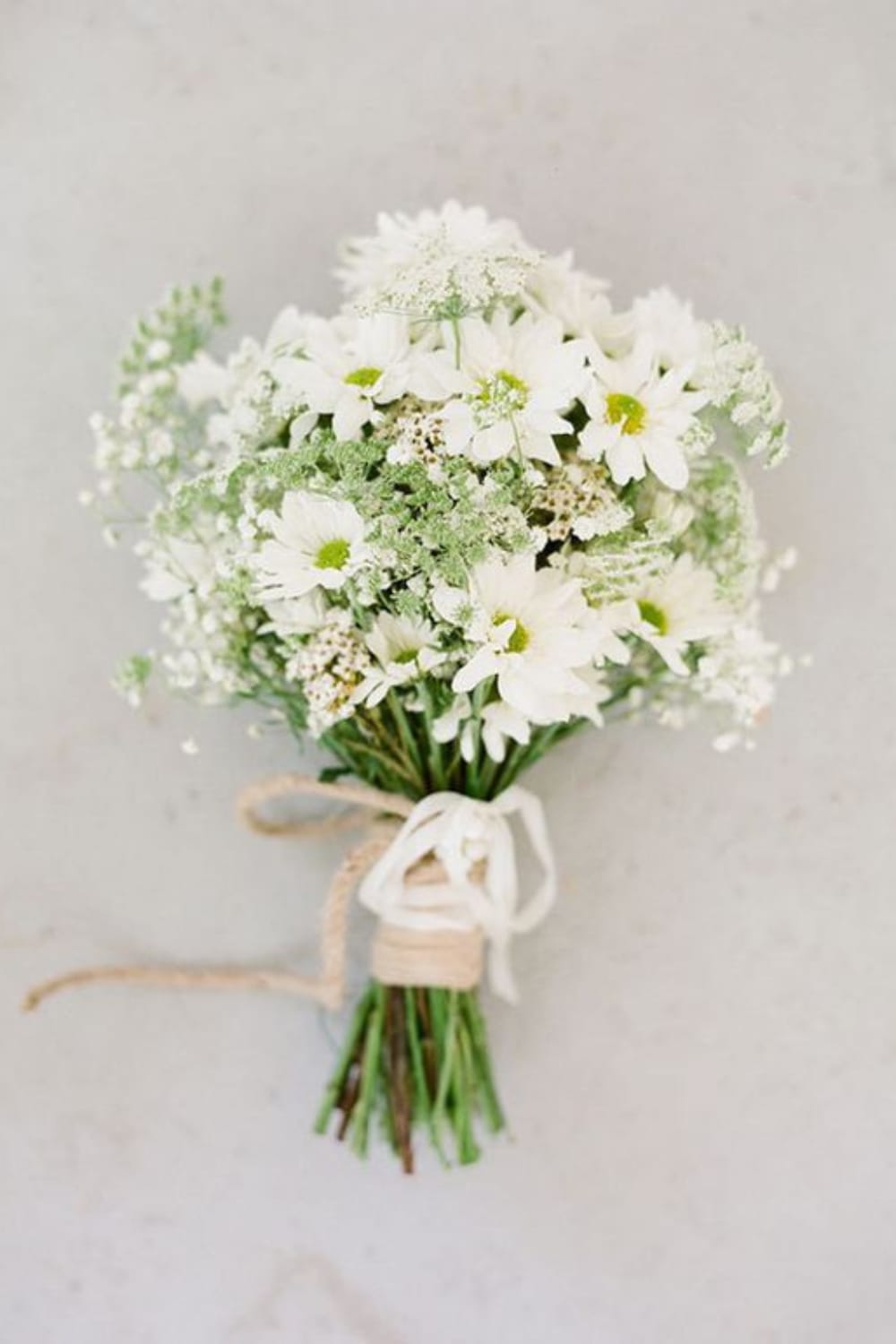 trouwboeket-veldbloemen-wit