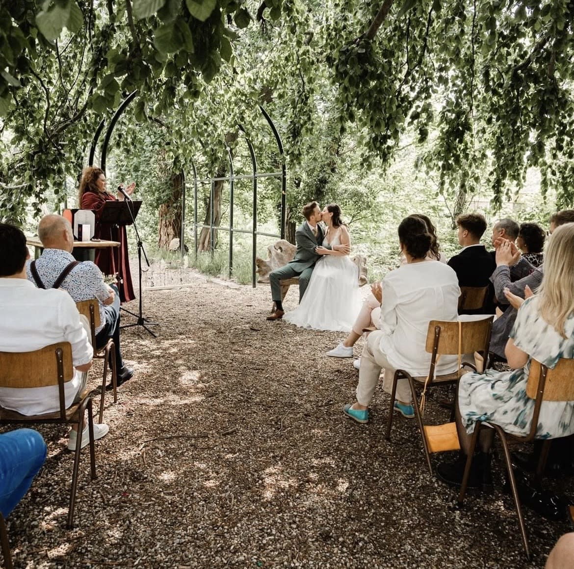 trouwen-in-het-park-bij-t-sfeerhuys-in-nijmegen