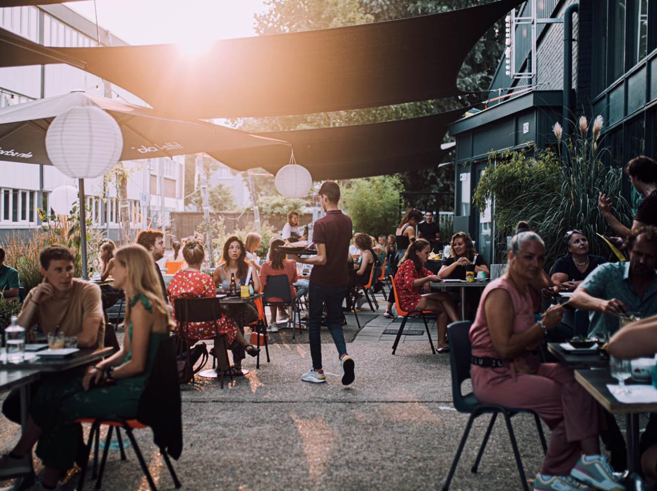 terras-industriële-trouwlocatie-LEEN-utrecht