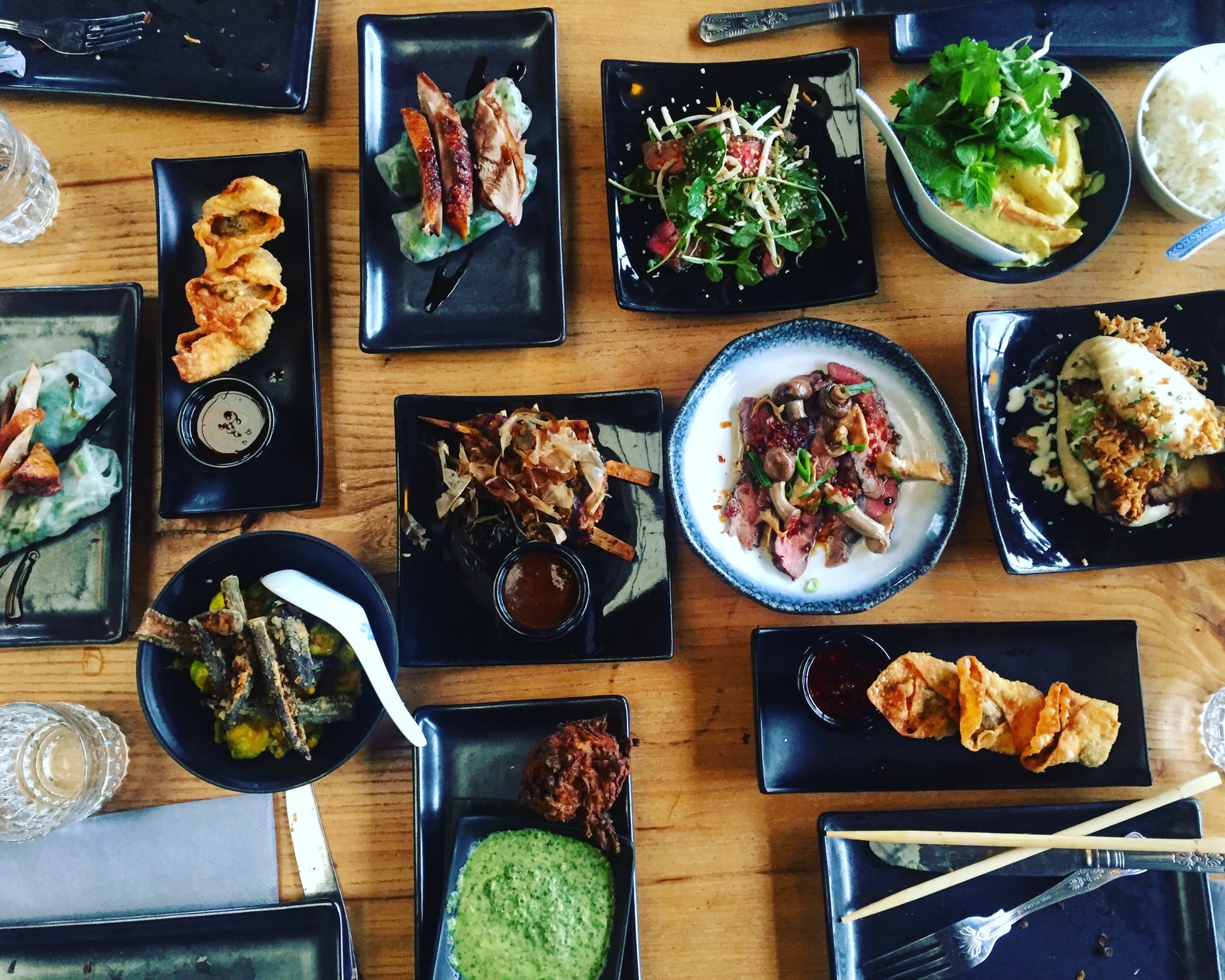 asian-fusion-eten-industriële-trouwlocatie-LEEN