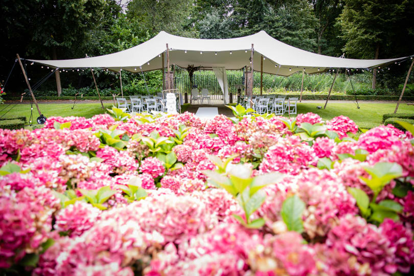 franse-tuin-met-tent-trouwen