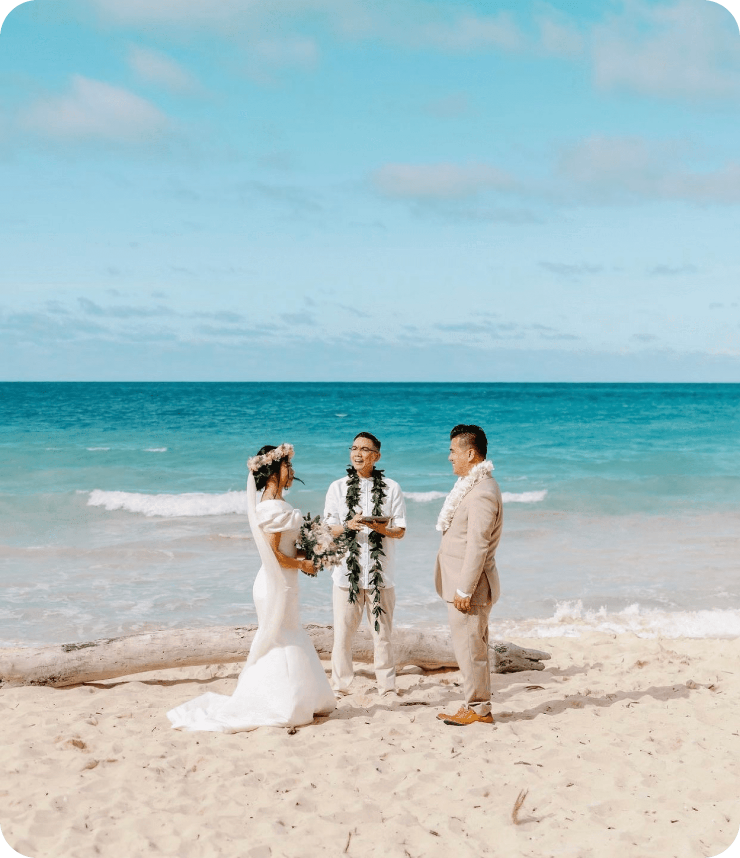 elopement and intimate wedding in Hawaii