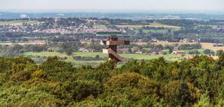 Het drielandenpunt met Skywalk-toren