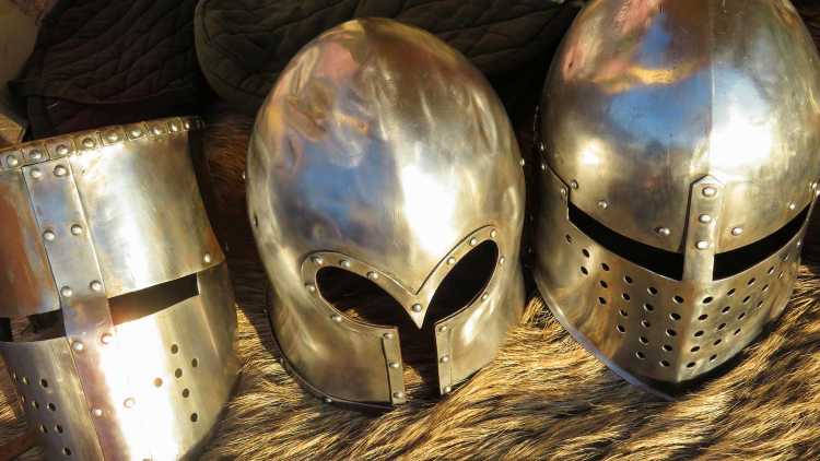 Casque, Château de Castelnaud