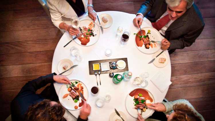 Geniet van het heerlijke eten