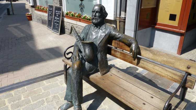 Beeld Adolphe Sax, Dinant