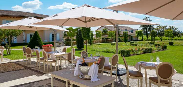 Terrasse du Restaurant : Hôtel Château Et Spa Grand Barrail