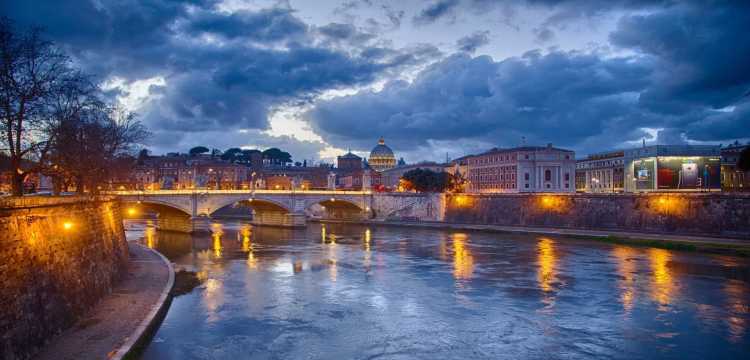 Ponte del 1 Novembre a Roma