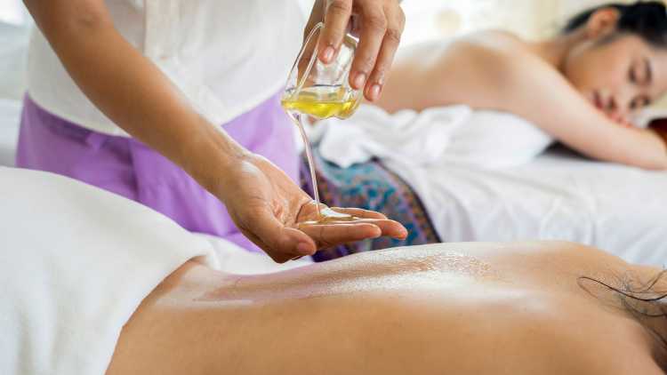 Ontspannen massage in spahotel