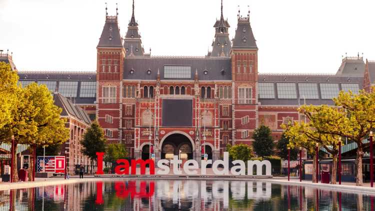 Amsterdam monumentaal gebouw