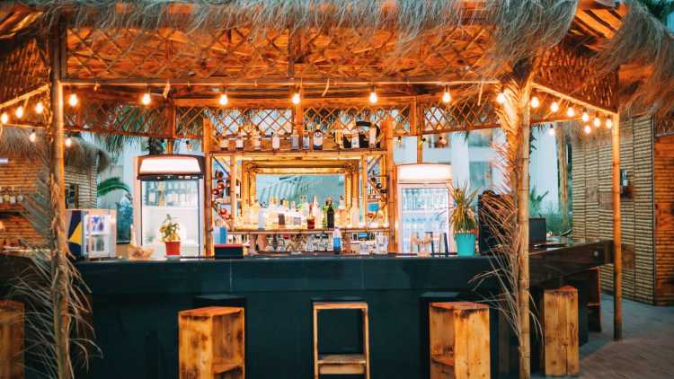 Bar in de tuin