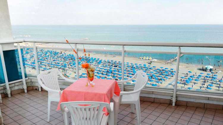 Hotel Caravelle