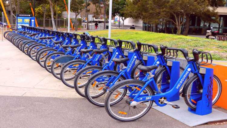La bici condivisa è un’alternativa alle code in città