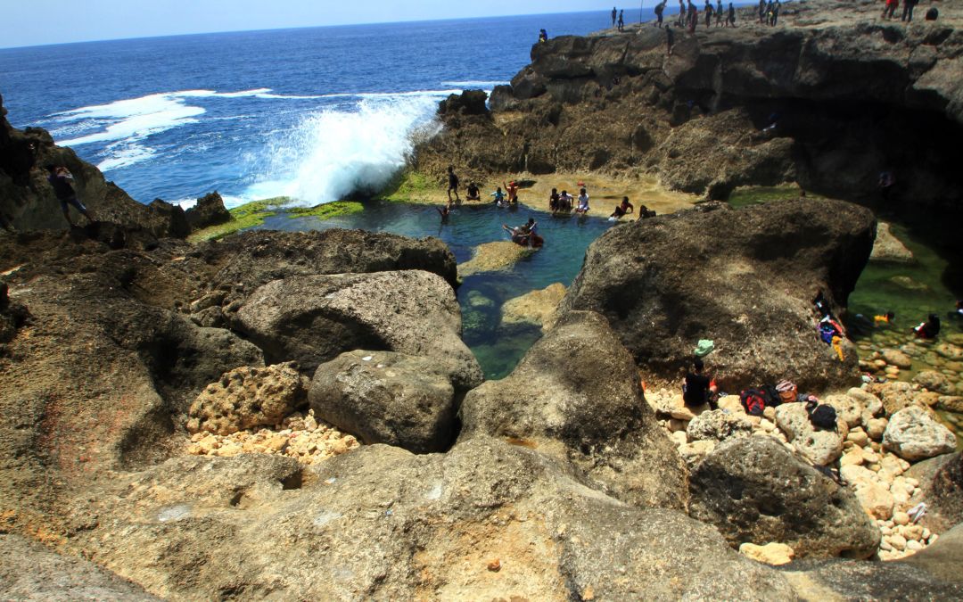 Pantai Kedung Tumpang Kecantikan Laguna Di Tulungagung Pantai Kedung Tumpang Kecantikan Laguna Di Tulungagung