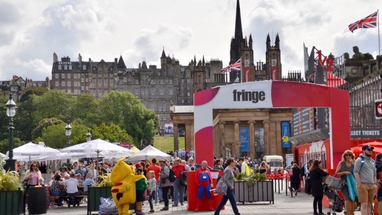 Festival gratis di Inggris_Edinburgh Festival Fringe