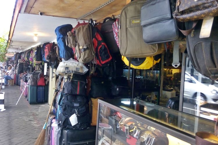 Menggali Harta Karun di Jalan Surabaya - #TravelON by Wego 