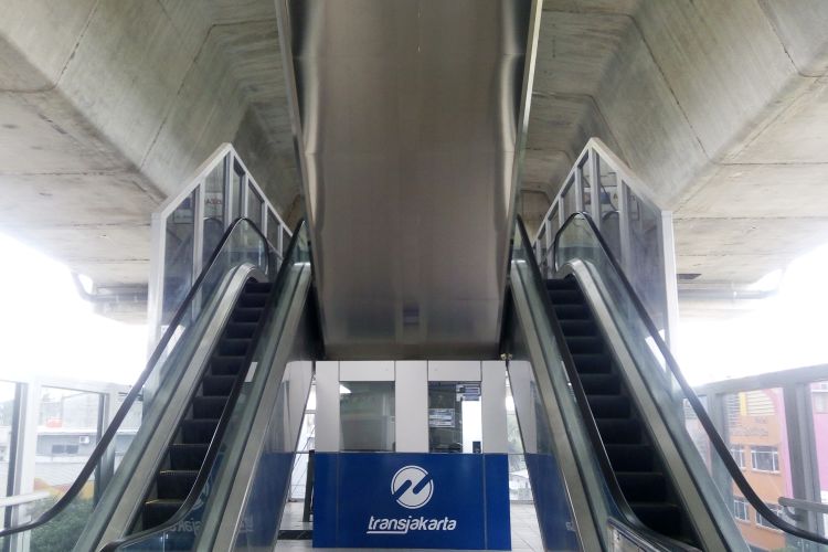 Menjajal Jalur Layang Transjakarta Koridor 13 Wego