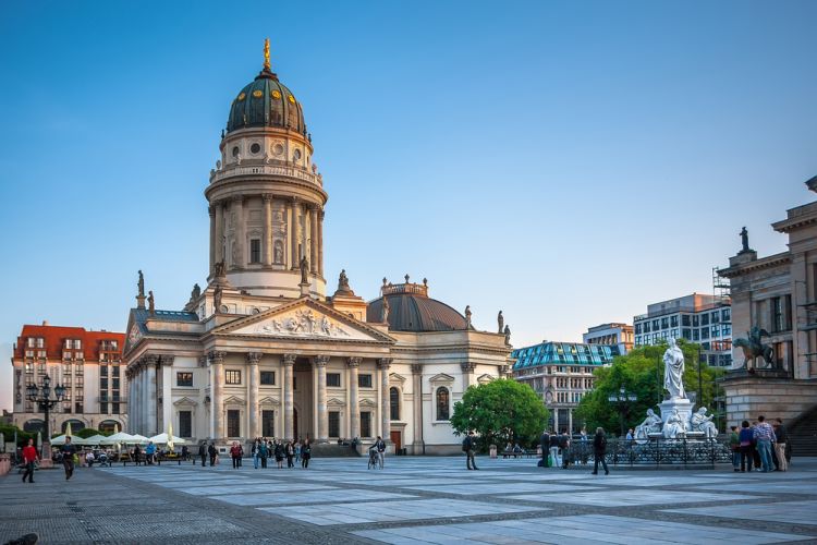 Menikmati Seni Juga Museum Gratis - Deutscher Dom