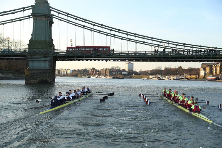 Oxford & Cambridge Boat Race_ Festival Unik di Inggris