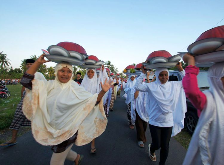 Kota dengan Festival Lebaran Unik - Ngejot, Bali