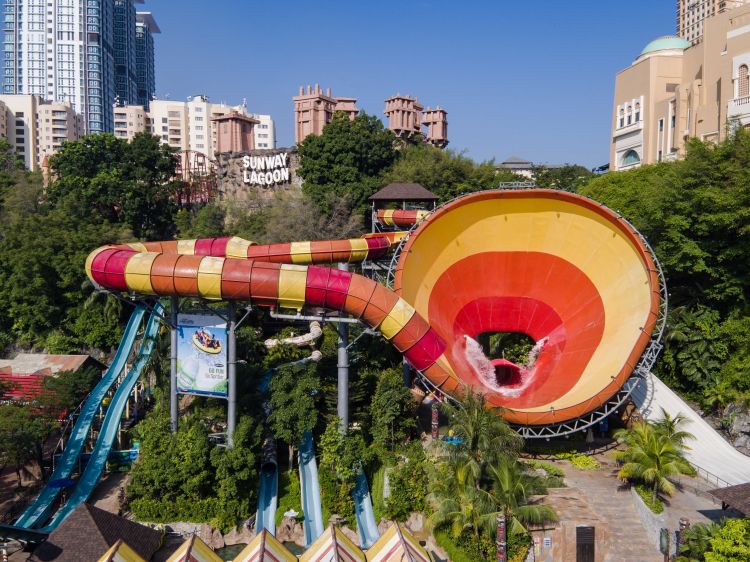 Keluarga Masa Kini Liburan Ke Sunway Lagoon - Wego ...