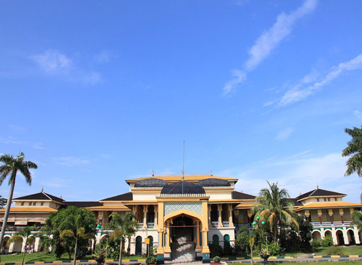 Istana-Maimun-Medan1-810x540