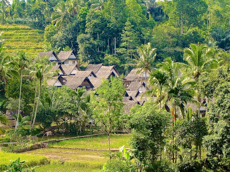 4 Destinasi Wisata Kampung Adat di Jawa  Barat  TravelON 