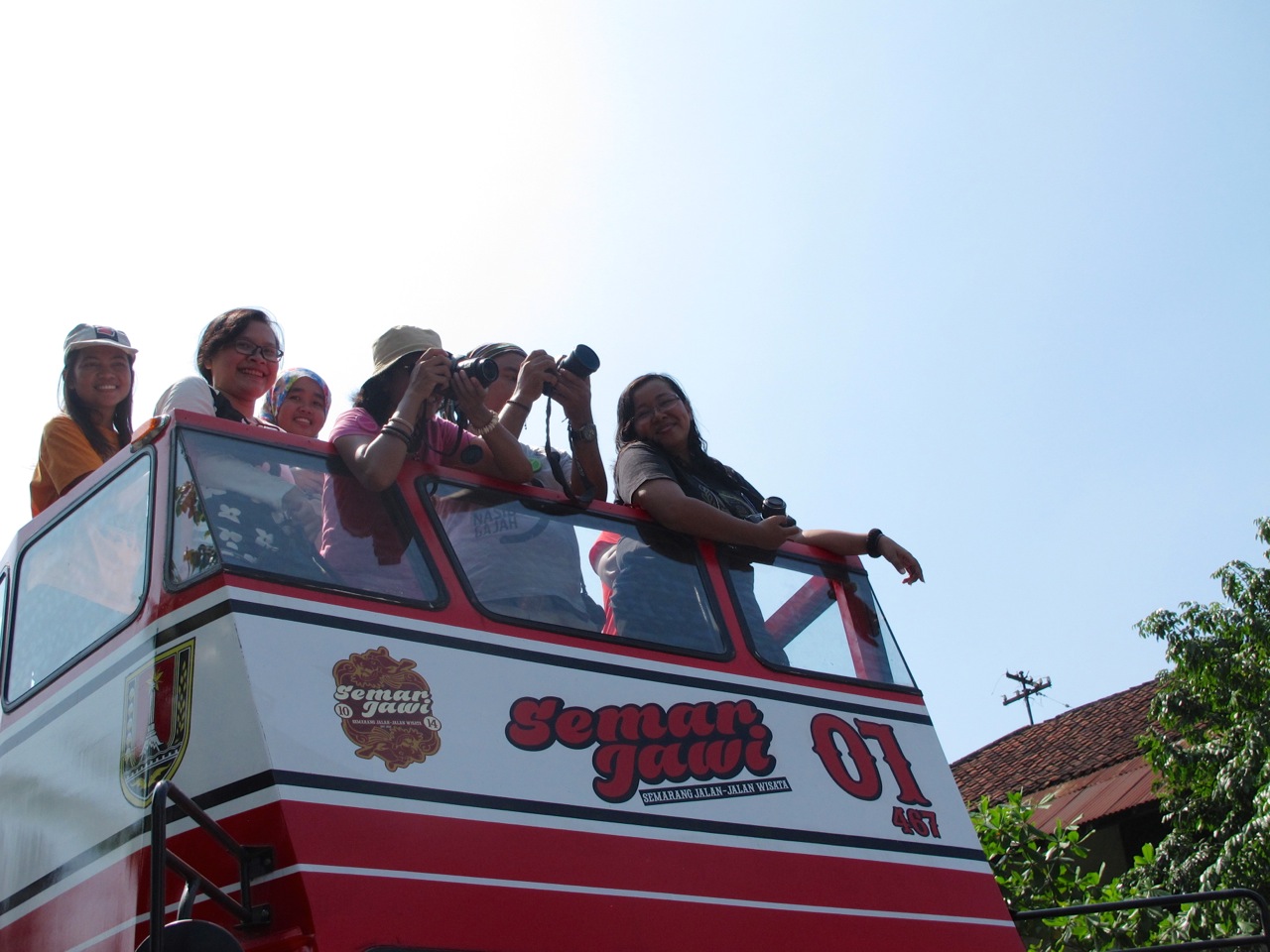Memotret Semarang Dari Atas Bus Semar Jawi - #TravelON by Memotret Semarang Dari Atas Bus Semar Jawi - #TravelON by